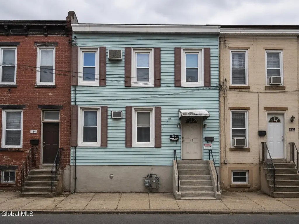118 Adams St