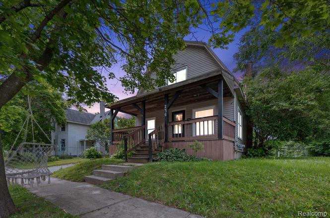 236 Lynn St