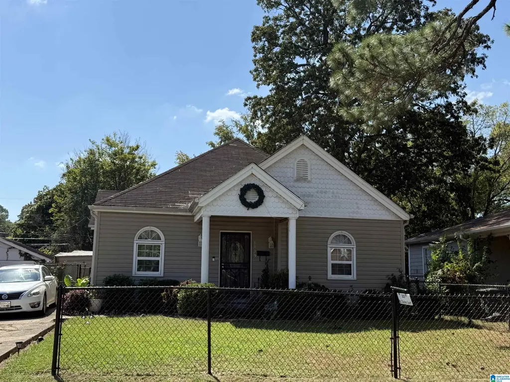1829 Saint Charles Ct SW