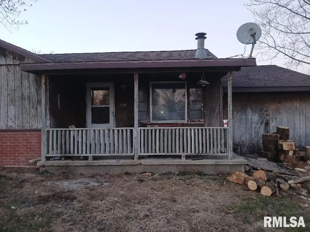 958 Kinmundy Rd