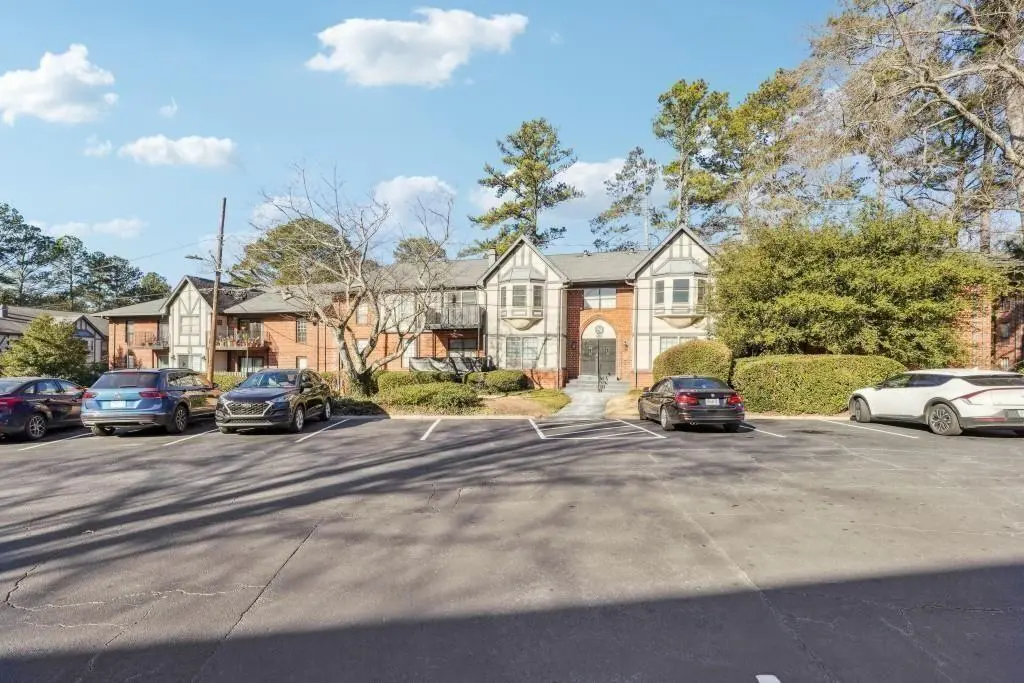 6851 Roswell Rd Unit N-20