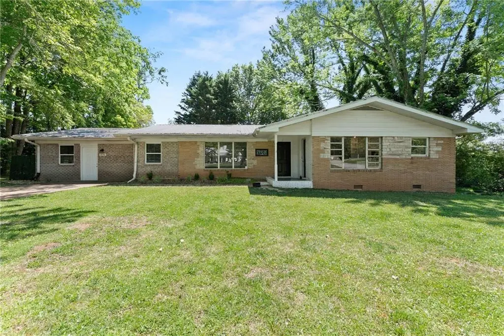 1076 Highway 9 N