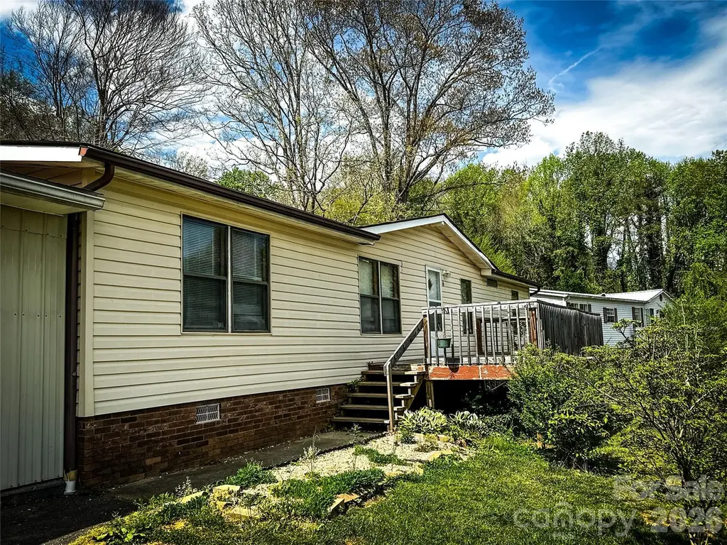 6 Lake Eden Cir