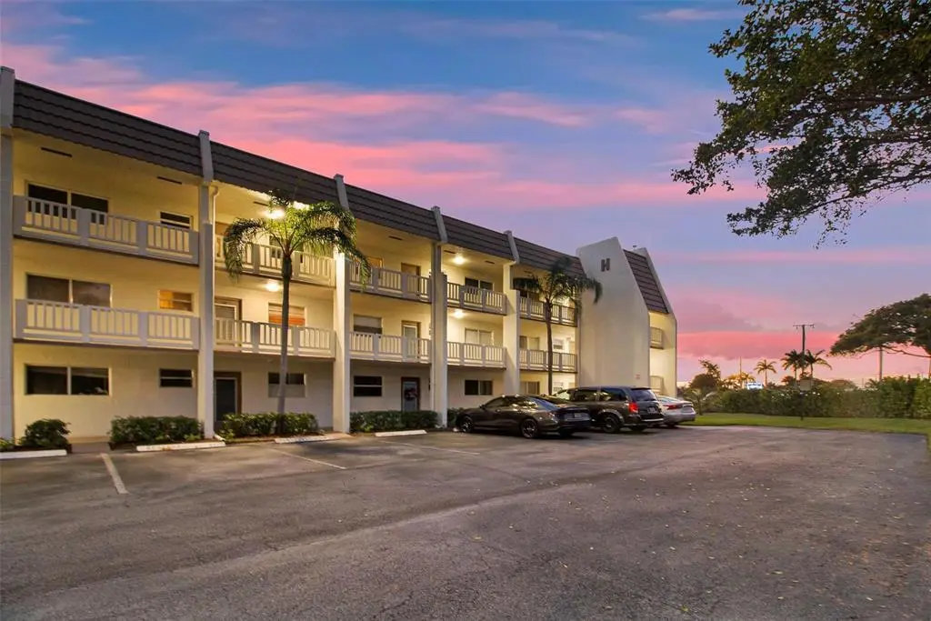 6890 Royal Palm Blvd Unit 111h