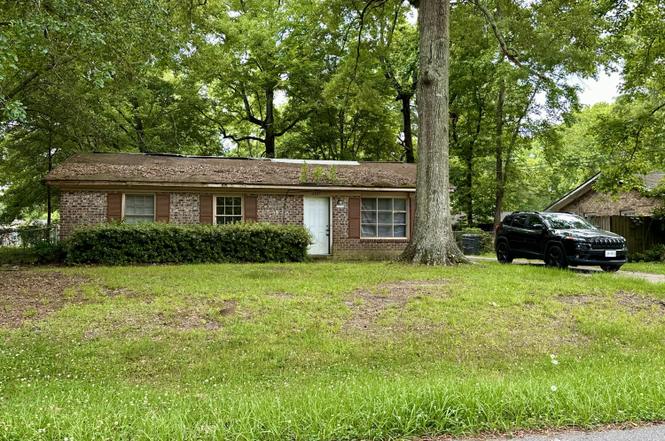 2615 Myrtis Ln