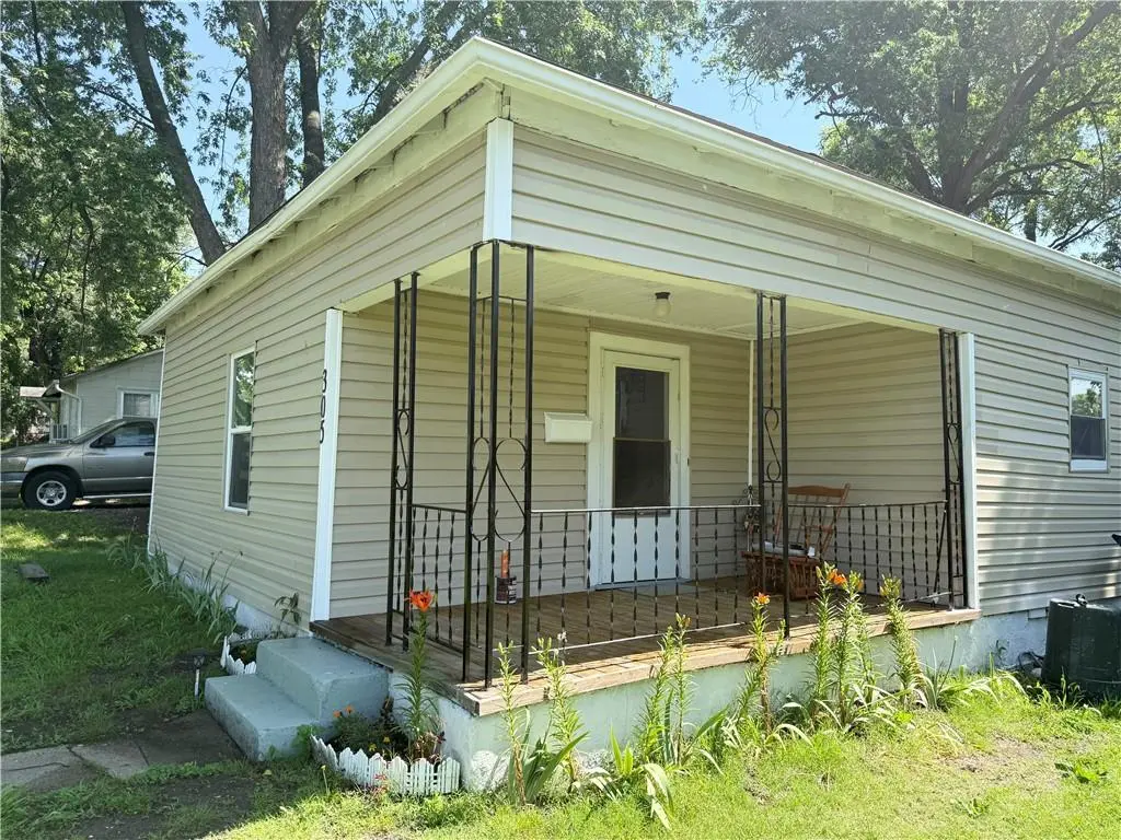 305 S Elm St