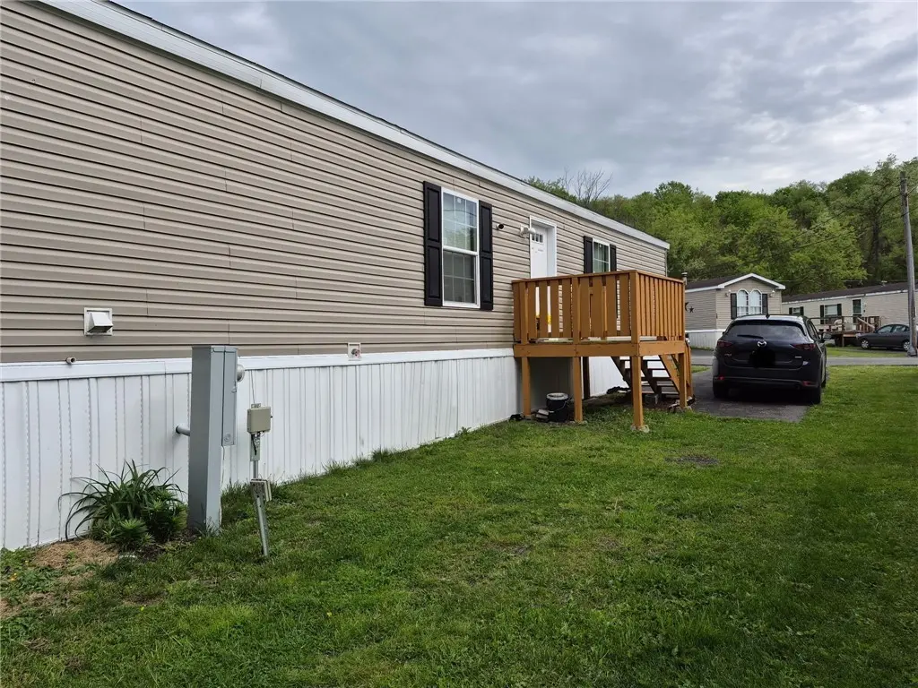 27 Manor Dr