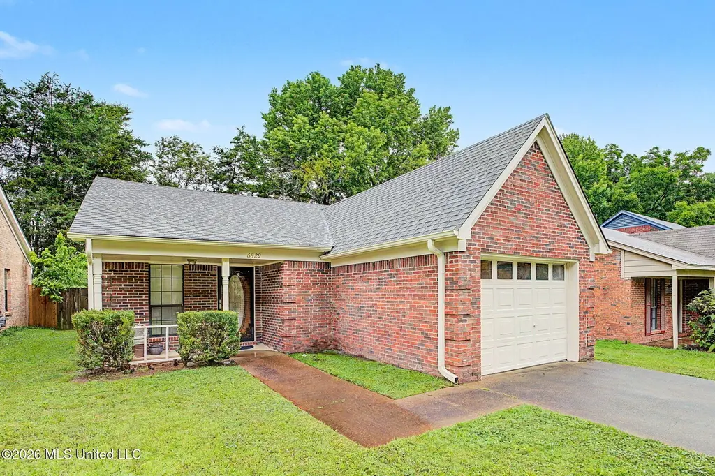 6829 Maury Dr