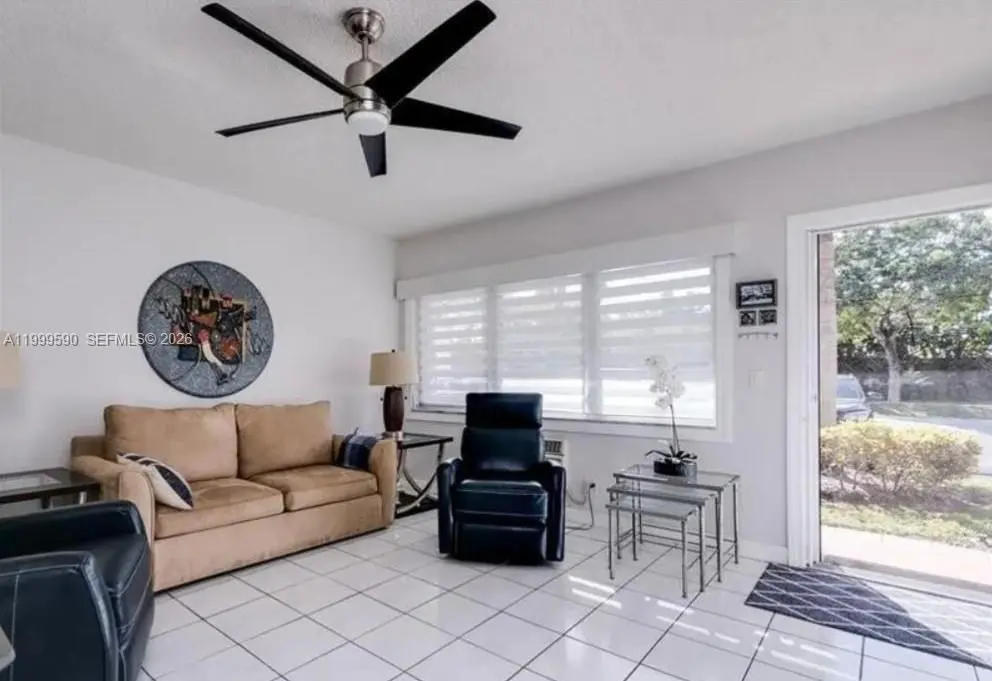 1012 SW 11th St Unit 7N