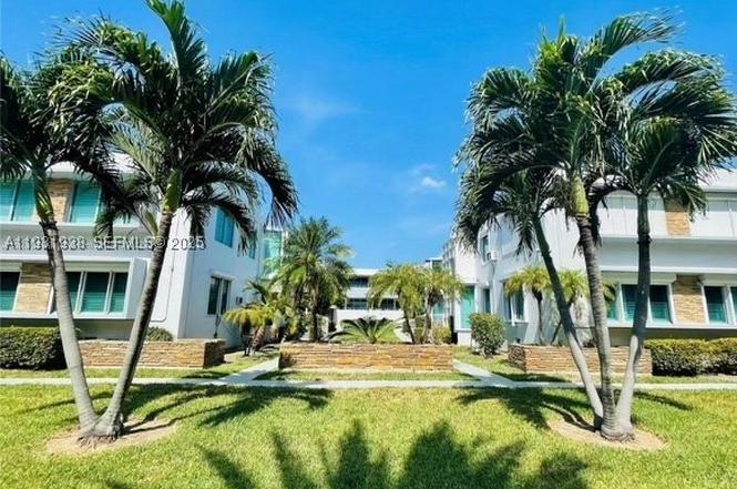 10178 Collins Ave #202