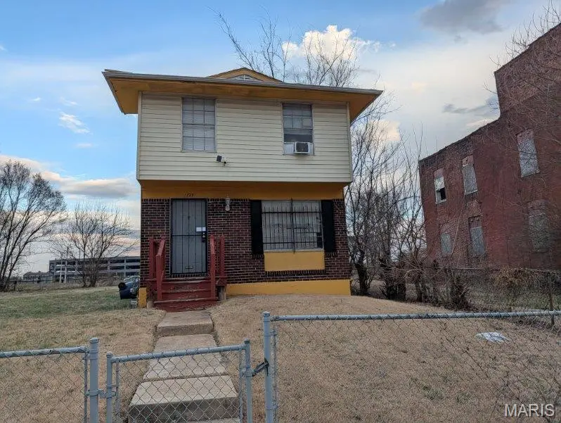 1724 Elliott Ave