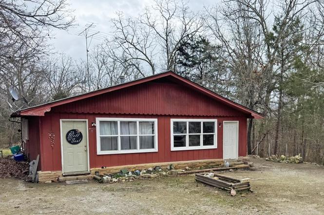 1212 Clark Ln
