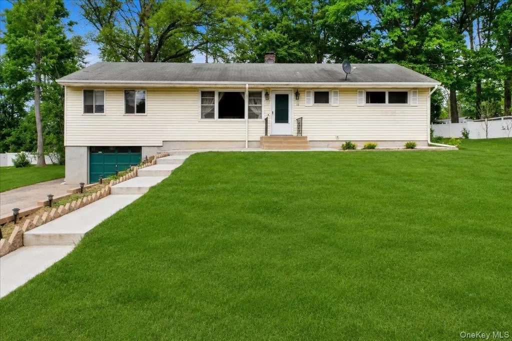 12 Elizabeth Ln