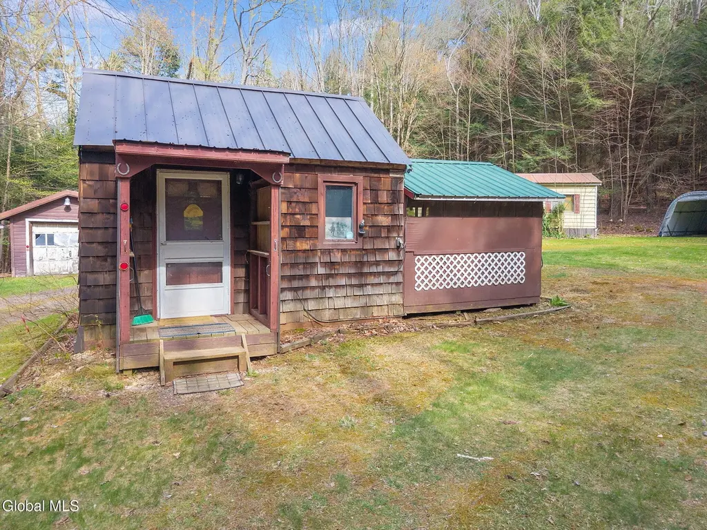 2284 Pumpkin Hollow Rd