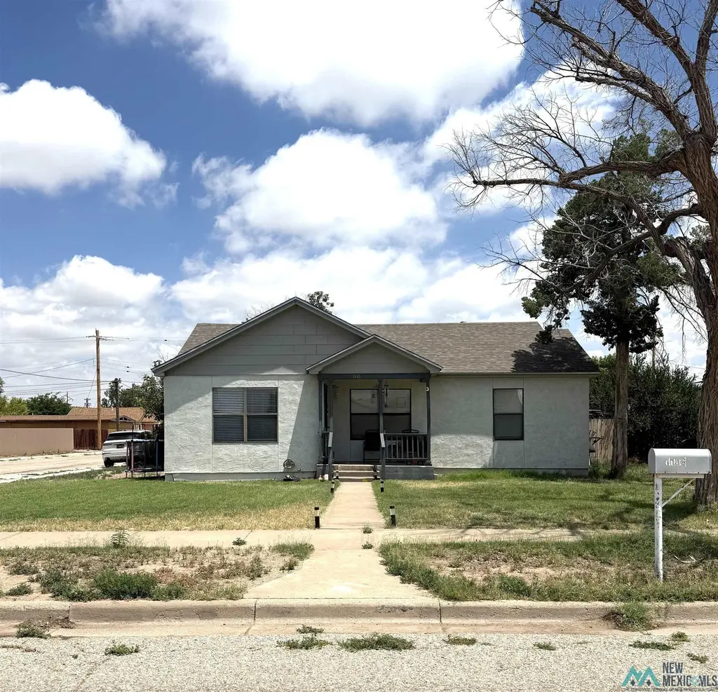 1116 W Merchant Ave