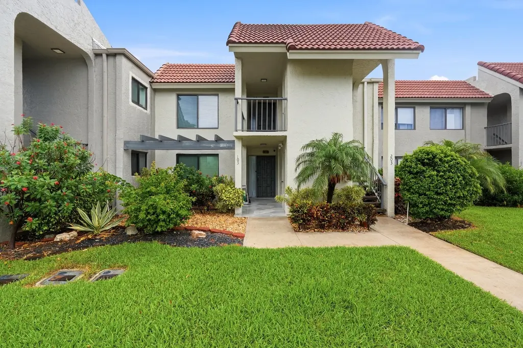 5500 Fairway Park Dr #103