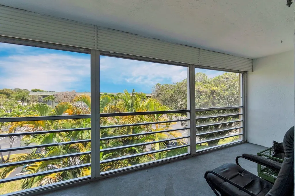 5190 E Sabal Palm Blvd #304