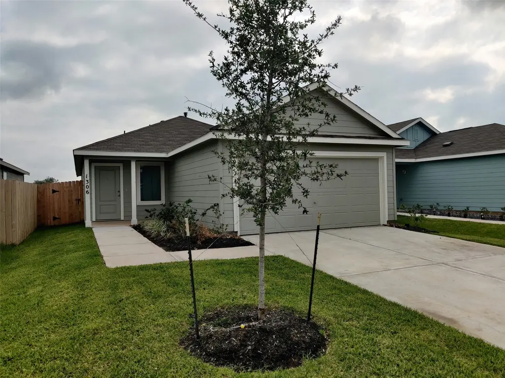 1306 Charlotte Way