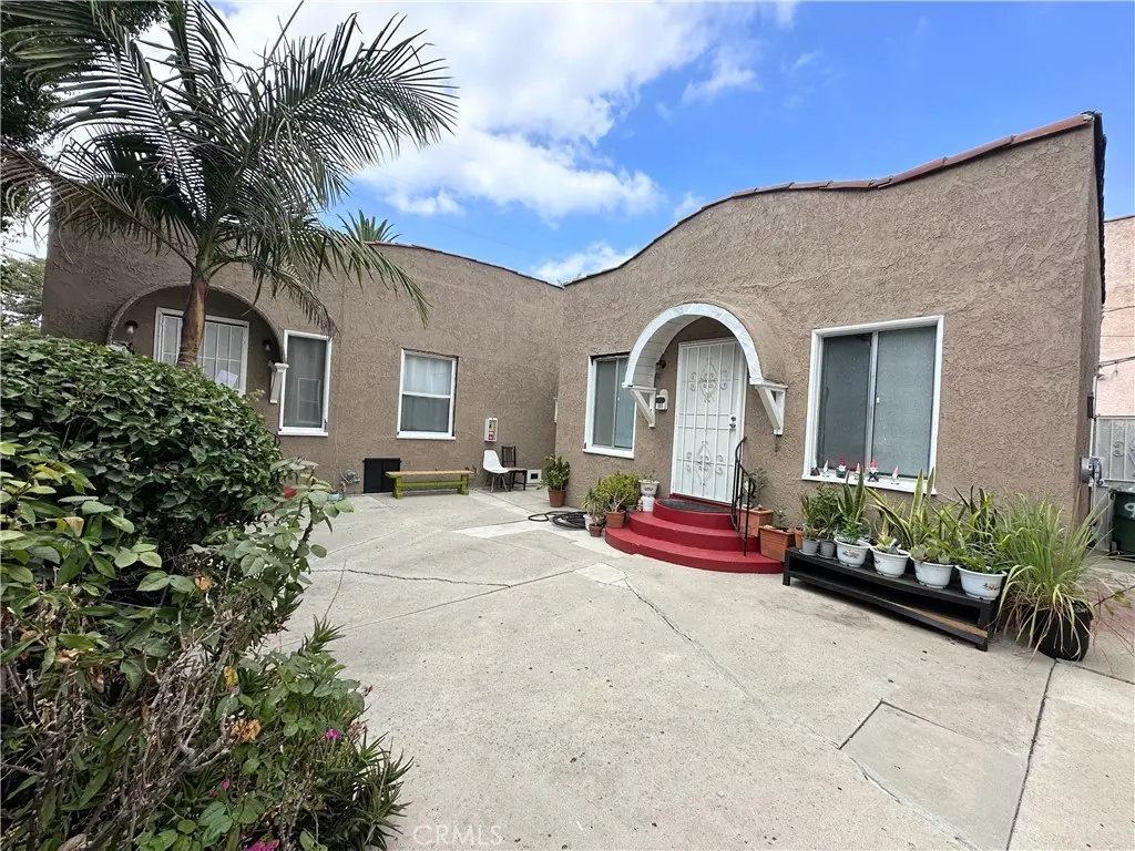 901 N El Centro Ave