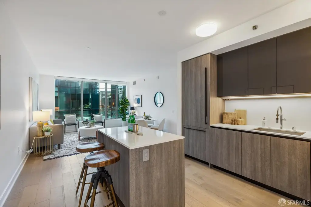 338 Main St Unit 8H