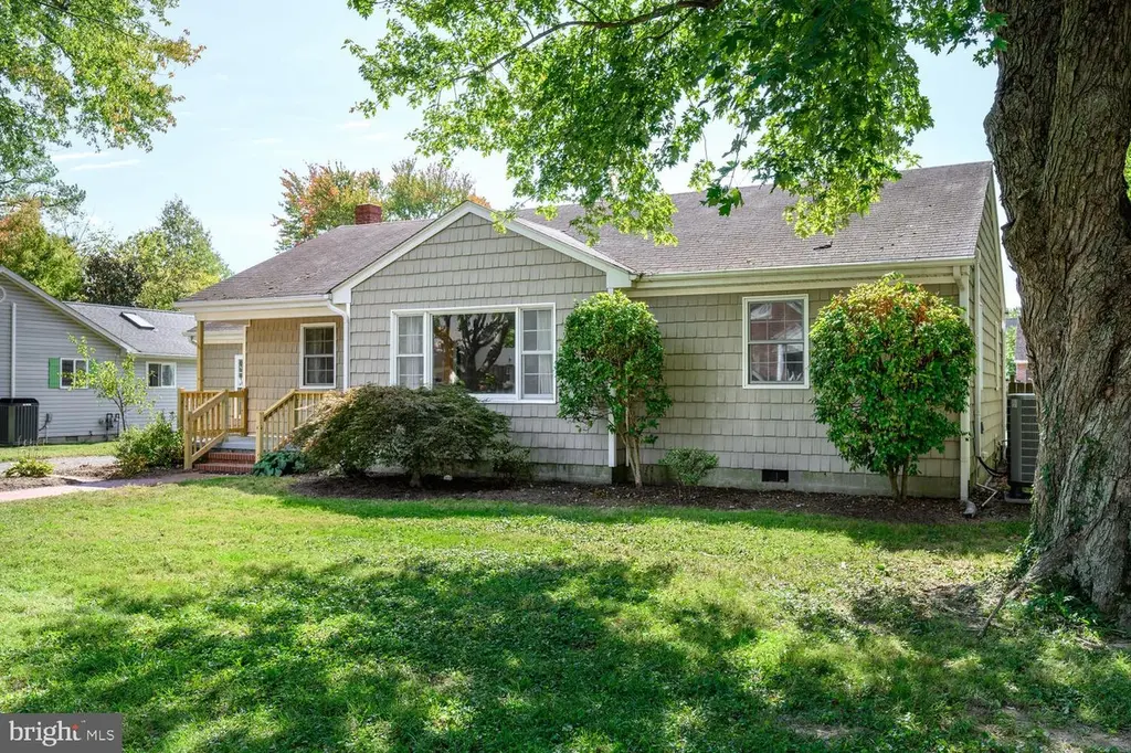 304 W Oak Ave