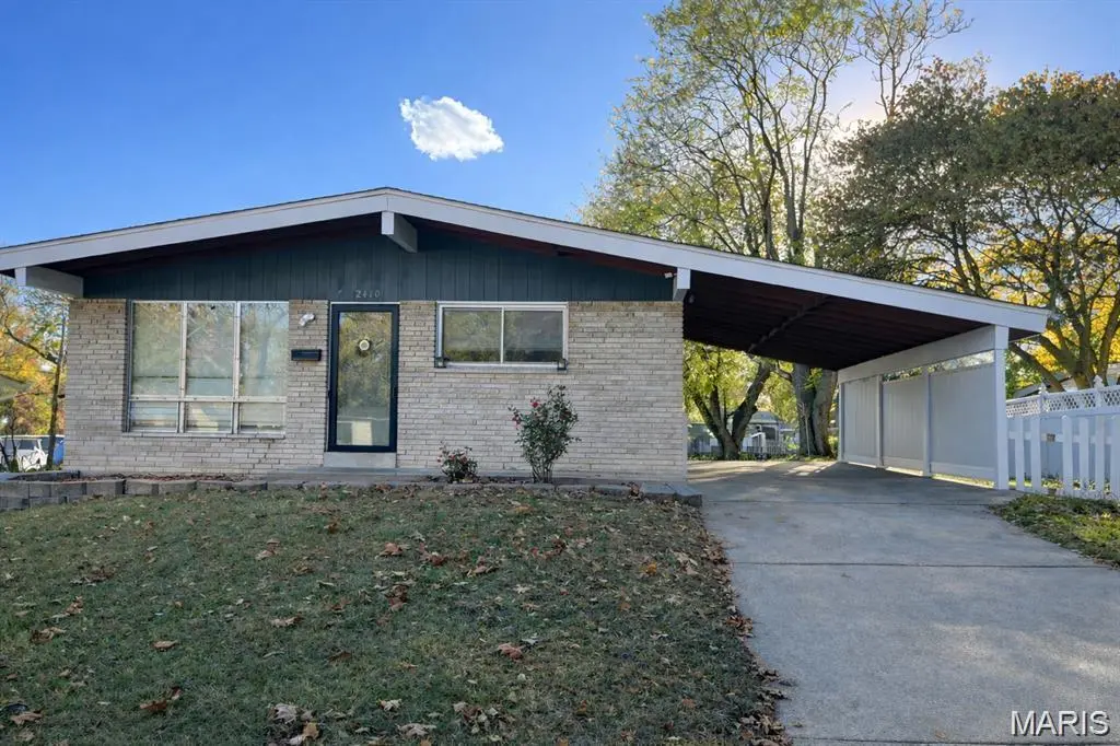 2410 Mockingbird Ln