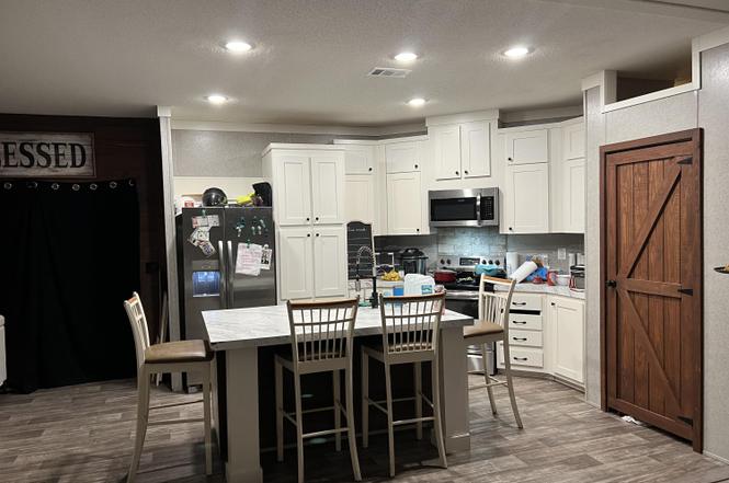 118 Lariat Dr