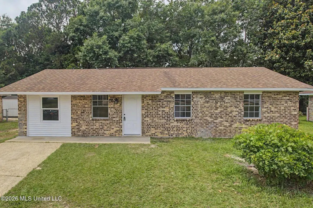 108 Phylis Dr
