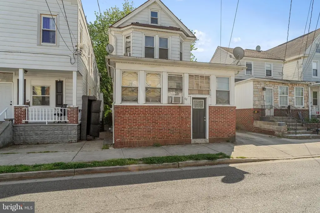 62 W Pitman St
