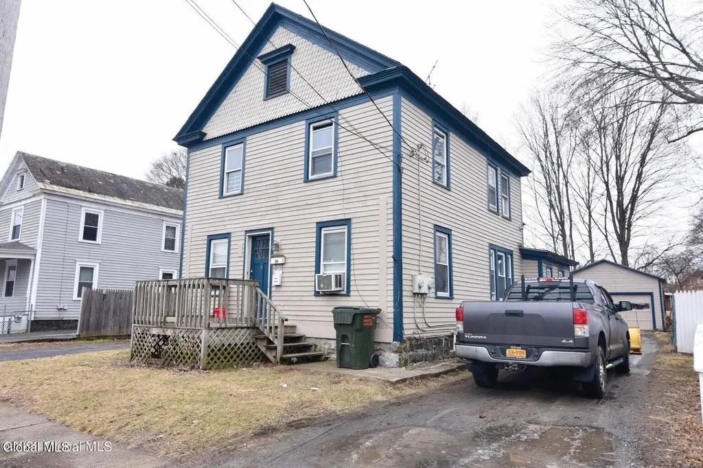 9 School St