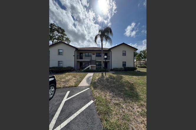 7626 Tahiti Ln #204