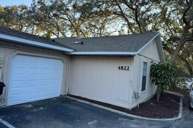 4822 Lighthouse Cir