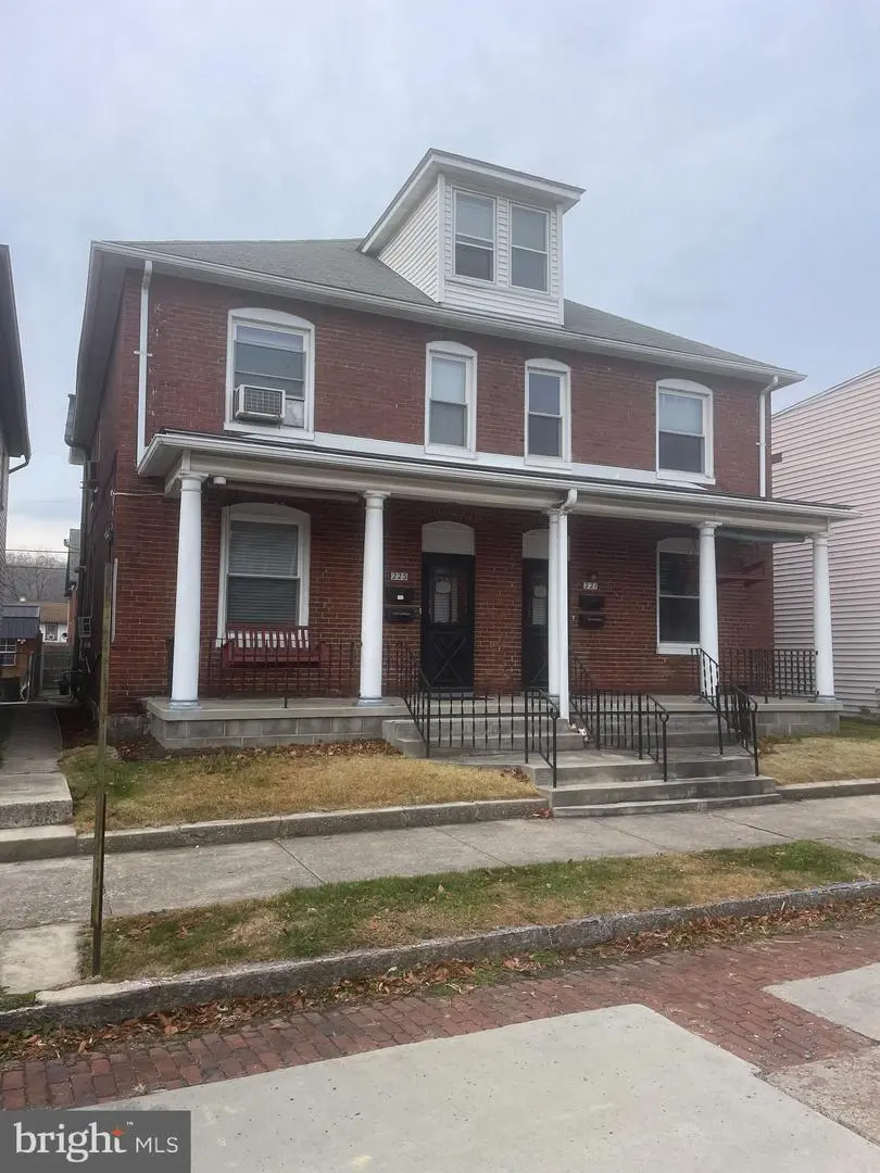 221 Grand Ave