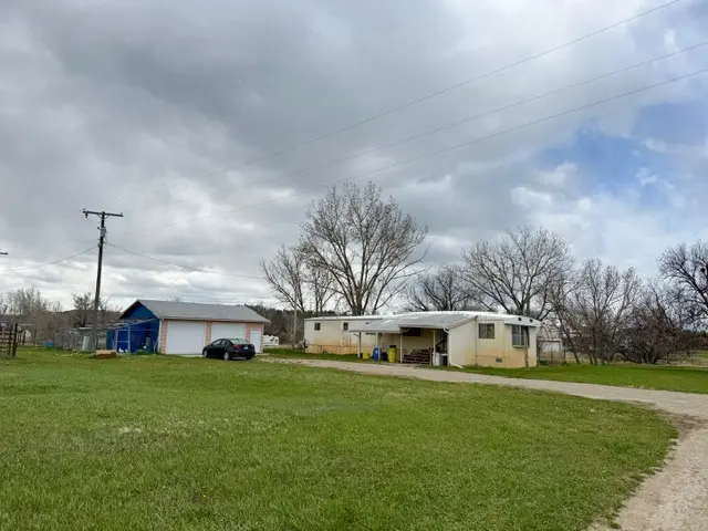8 1st Avenue, Musselshell Ave