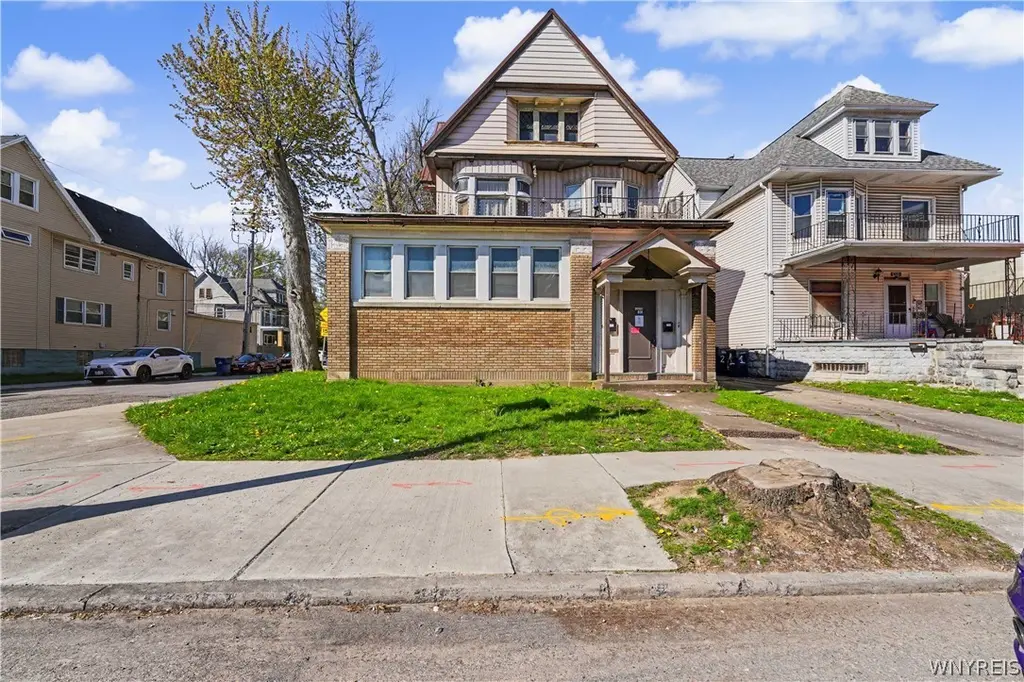 2009 Seneca St