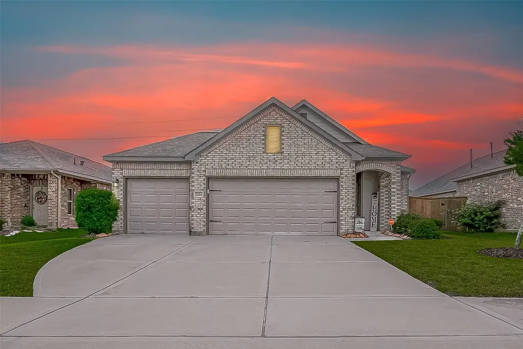 1214 Red Hills Dr