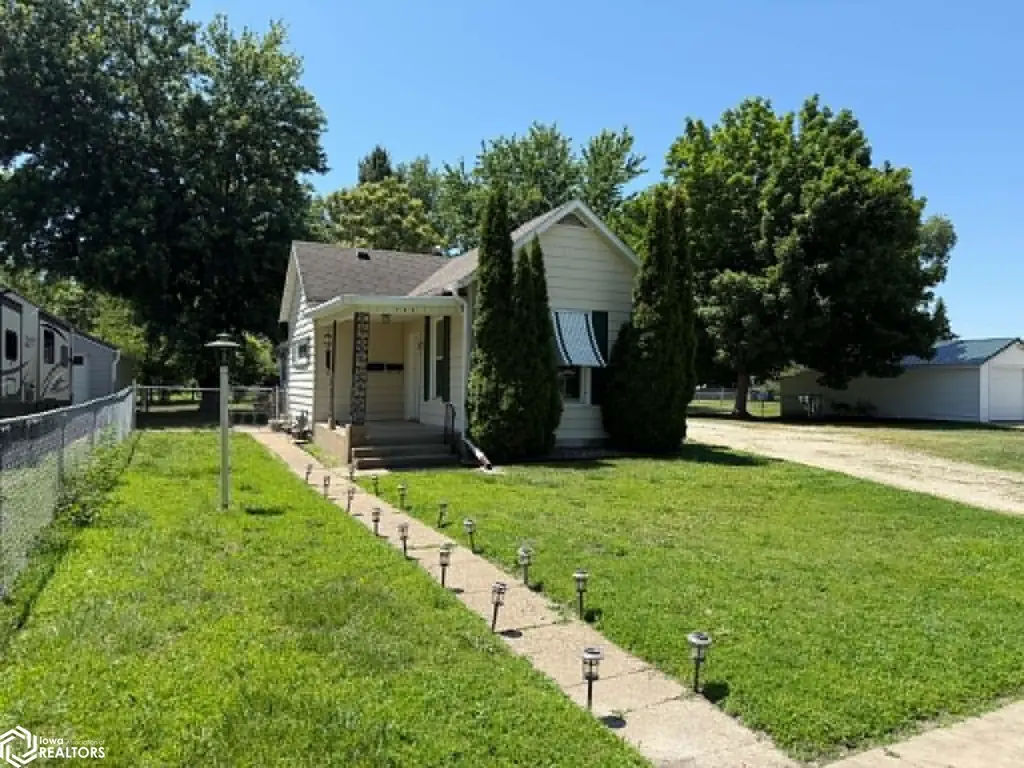 705 Hedge Ave