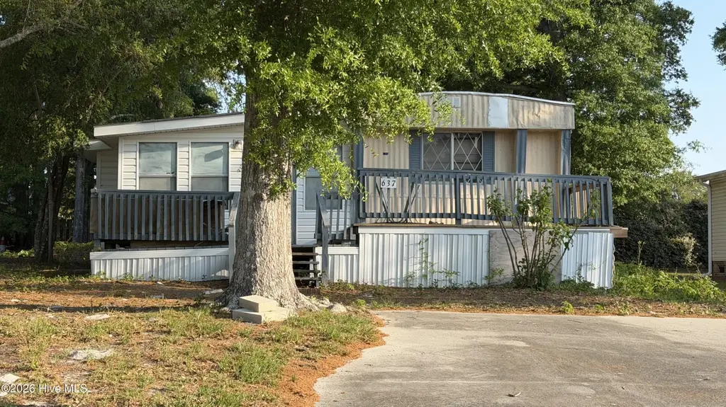637 Magnolia Dr