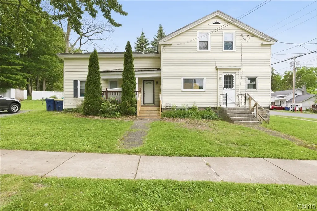 2 Seneca St