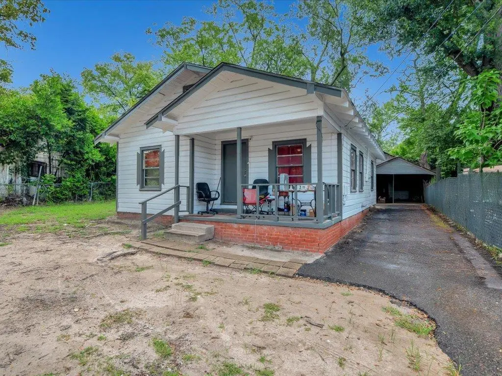 1009 W Main St