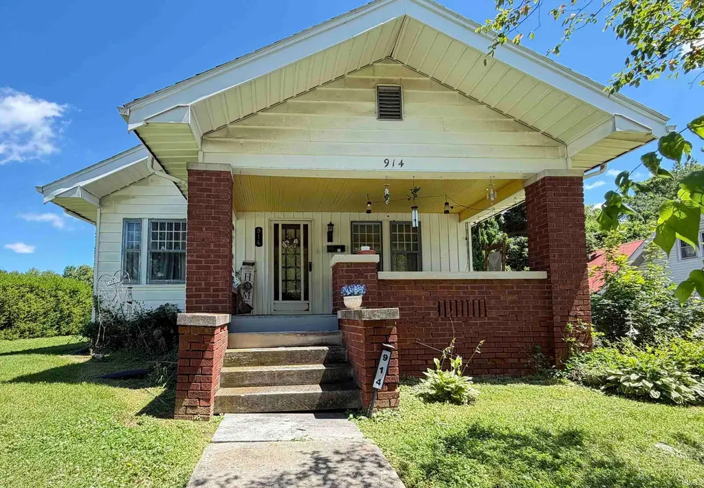 914 W Main St