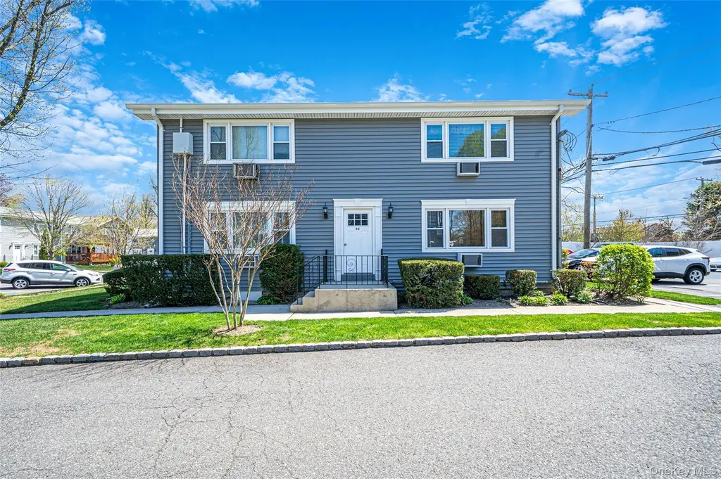 96 Finch Ln Unit 2B