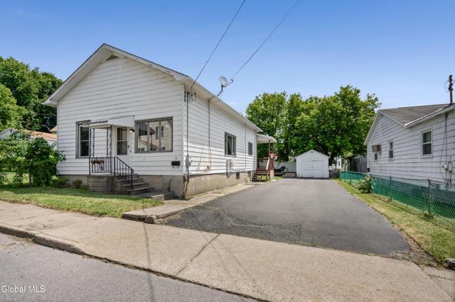 36 Maple St