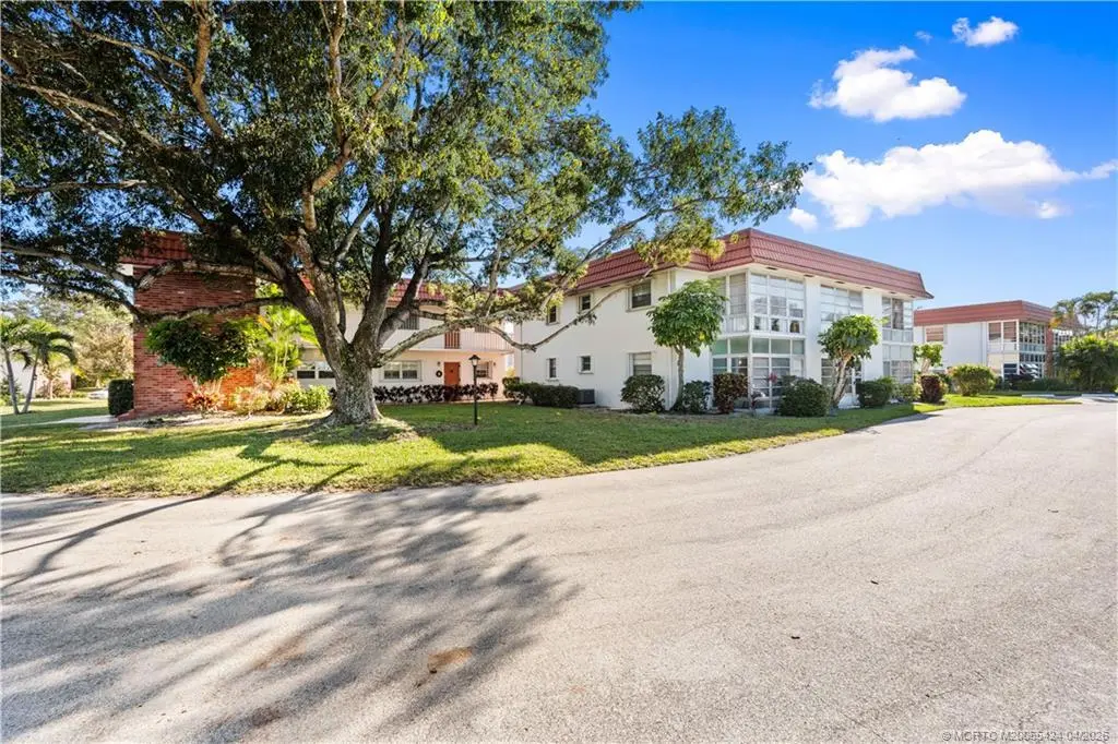 2600 SE Ocean Blvd Unit JJ18