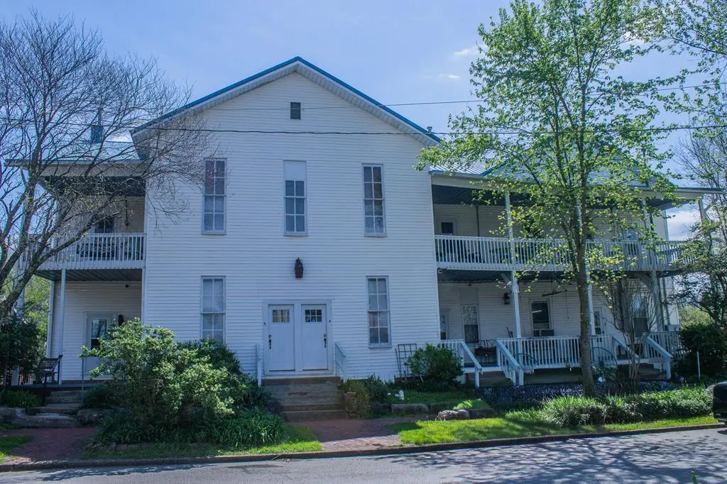 301 East St