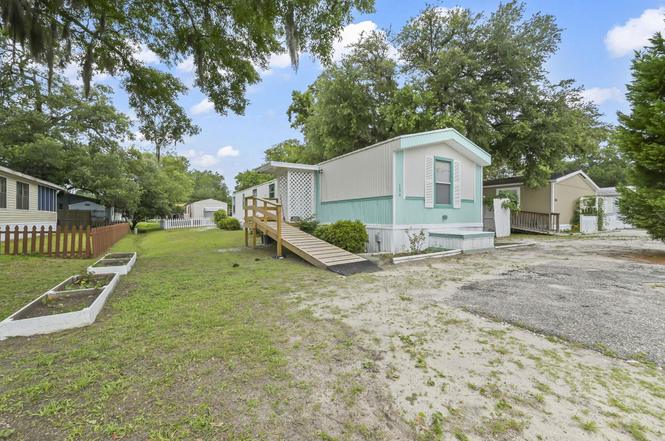 136 Crooked Island Cir