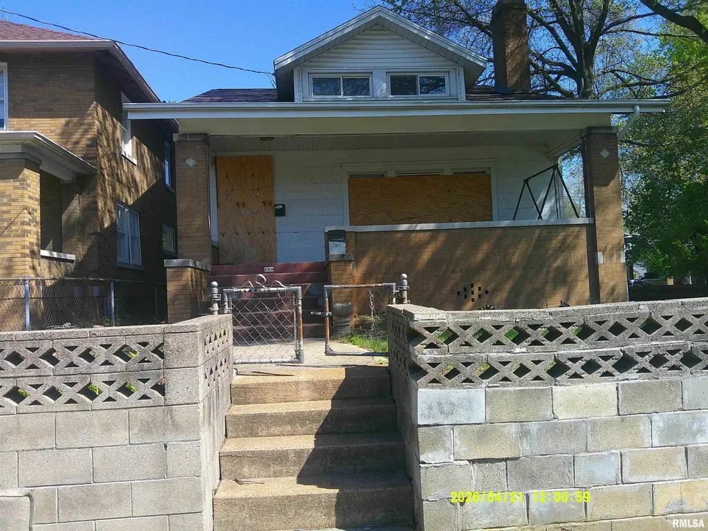 109 E Gift Ave