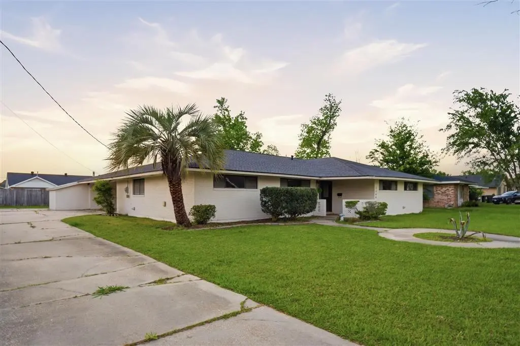 2200 Barbe Ct