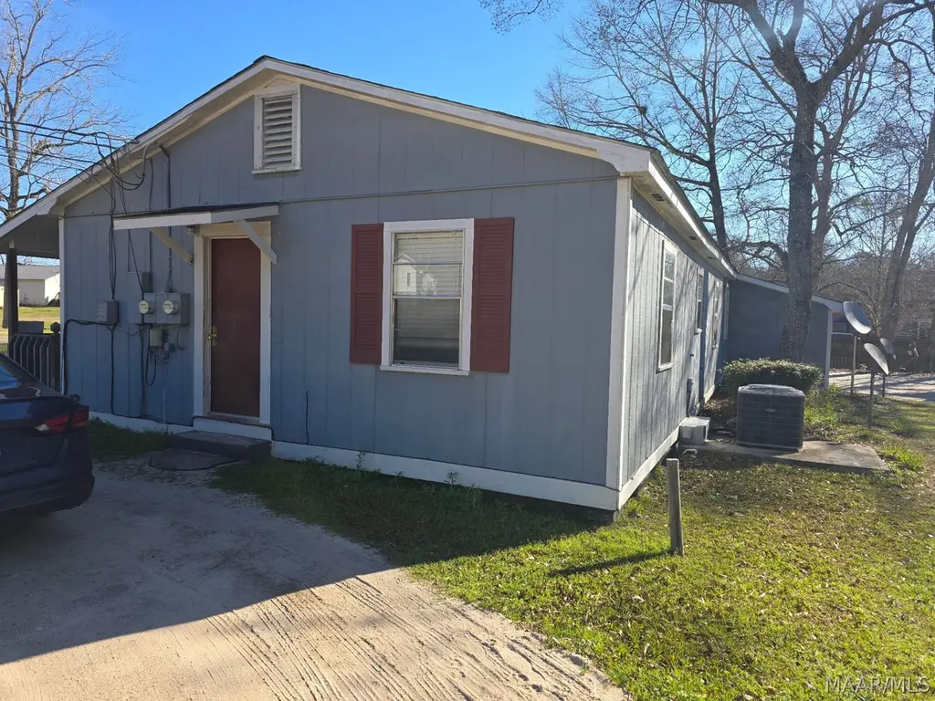 110 Poplar St