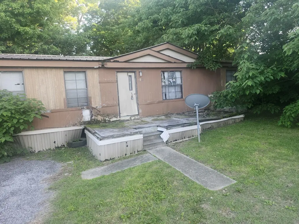 1010 Calhoun St
